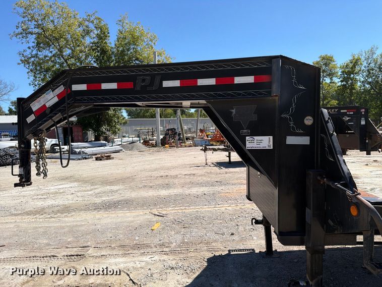image for item FI0444 2015 PJ equipment trailer