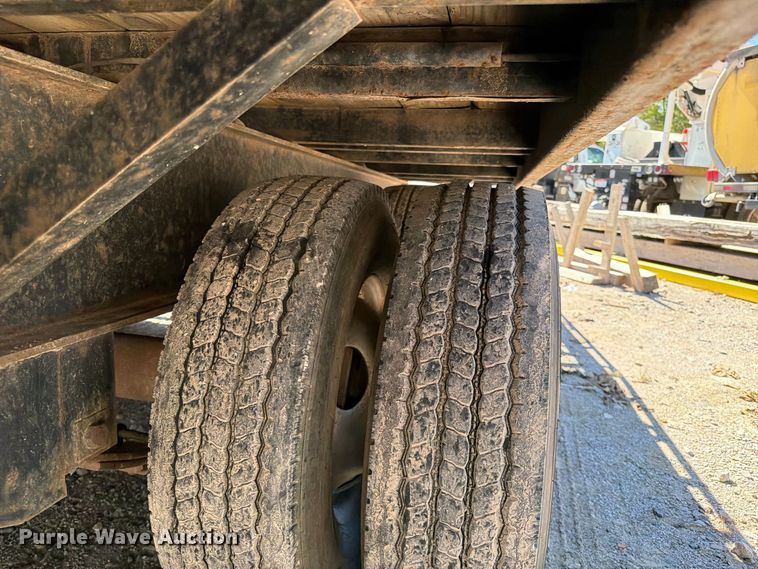 image for item FI0444 2015 PJ equipment trailer