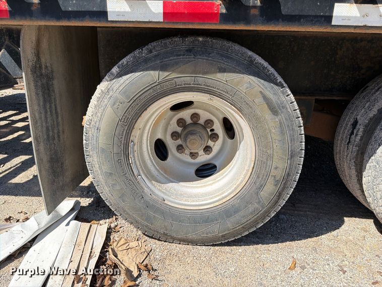 image for item FI0444 2015 PJ equipment trailer