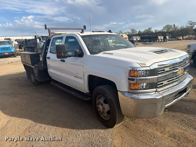 image for item FI0457 2018 Chevrolet Silverado 3500HD Crew Cab flatbed pickup truck