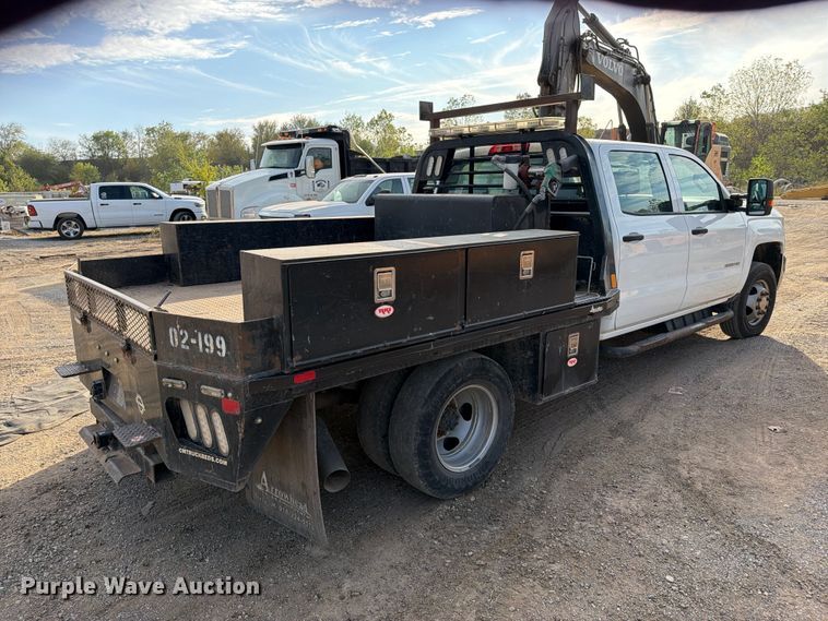 image for item FI0457 2018 Chevrolet Silverado 3500HD Crew Cab flatbed pickup truck
