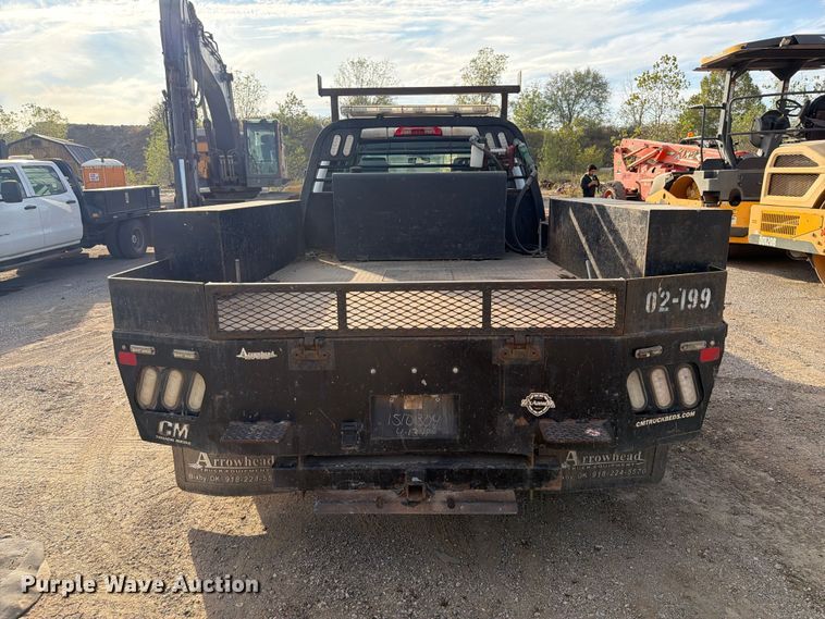 image for item FI0457 2018 Chevrolet Silverado 3500HD Crew Cab flatbed pickup truck