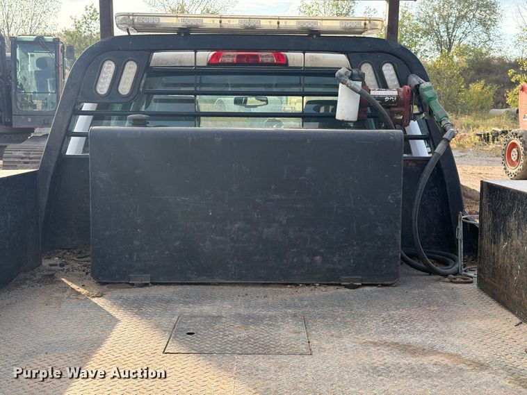 image for item FI0457 2018 Chevrolet Silverado 3500HD Crew Cab flatbed pickup truck