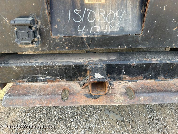 image for item FI0457 2018 Chevrolet Silverado 3500HD Crew Cab flatbed pickup truck