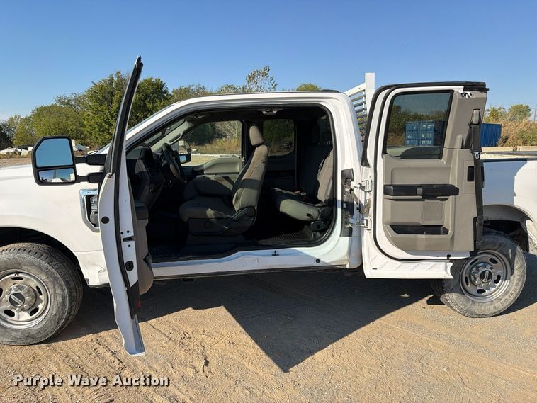 image for item FI0461 2021 Ford F250 XL Super Duty Ext. Cab pickup truck
