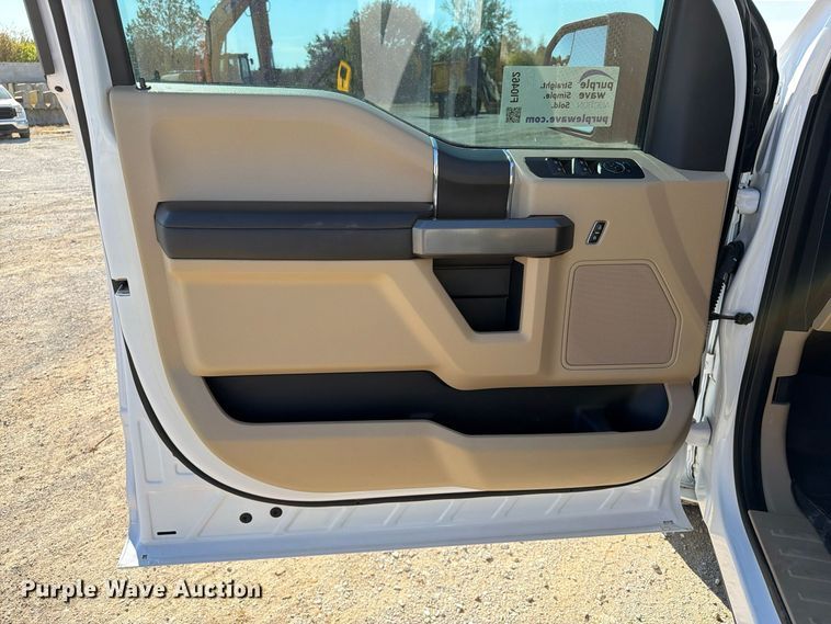 image for item FI0462 2020 Ford F150 XLT Crew Cab pickup truck