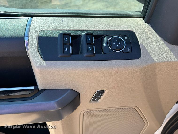 image for item FI0462 2020 Ford F150 XLT Crew Cab pickup truck