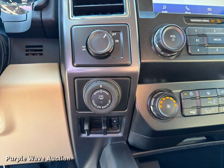 image for item FI0462 2020 Ford F150 XLT Crew Cab pickup truck