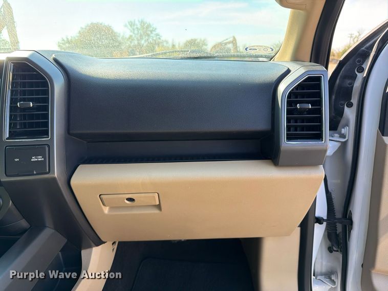 image for item FI0462 2020 Ford F150 XLT Crew Cab pickup truck