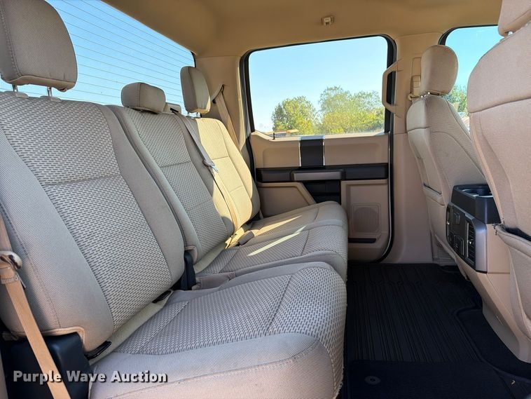 image for item FI0462 2020 Ford F150 XLT Crew Cab pickup truck
