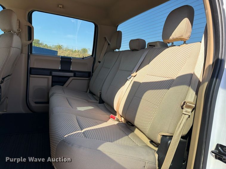 image for item FI0462 2020 Ford F150 XLT Crew Cab pickup truck