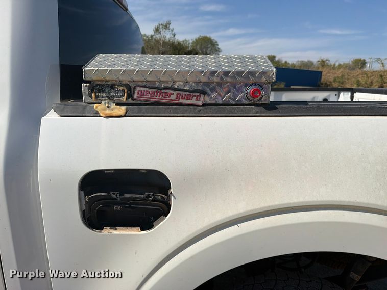 image for item FI0464 2022 Ford F150 XLT Crew Cab pickup truck