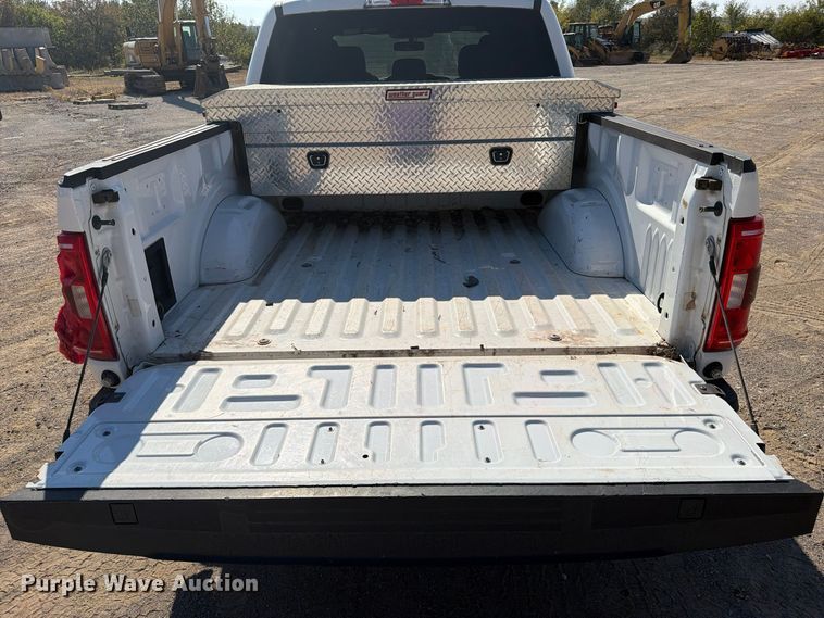 image for item FI0464 2022 Ford F150 XLT Crew Cab pickup truck