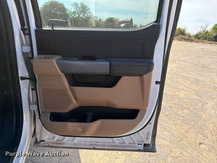image for item FI0464 2022 Ford F150 XLT Crew Cab pickup truck
