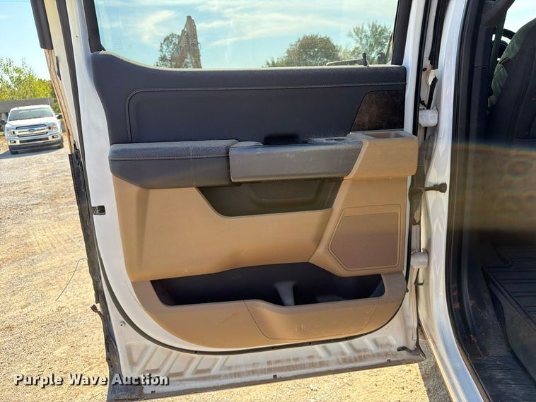 image for item FI0464 2022 Ford F150 XLT Crew Cab pickup truck