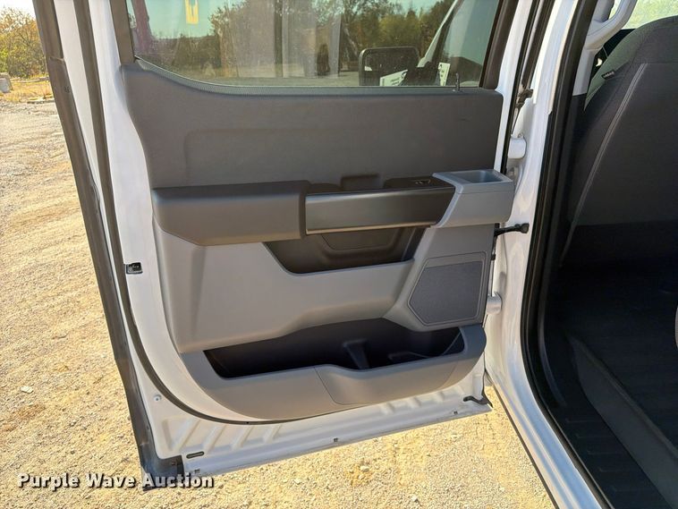 image for item FI0465 2021 Ford F150 XL Crew Cab pickup truck