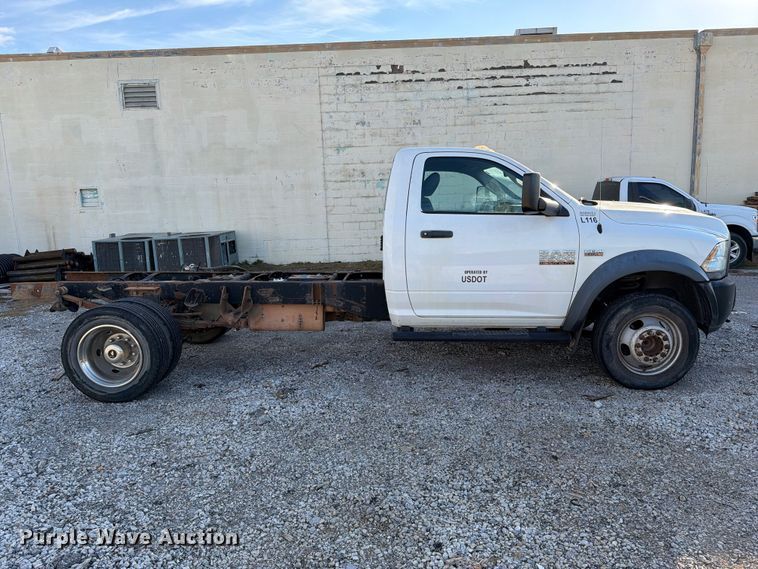 image for item FI0467 2015 RAM 5500 truck cab and chassis