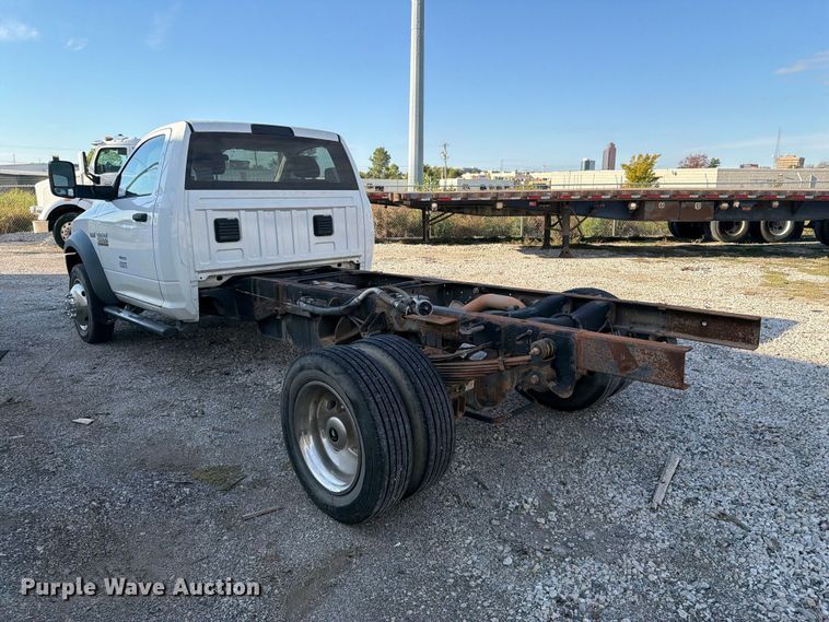 image for item FI0467 2015 RAM 5500 truck cab and chassis
