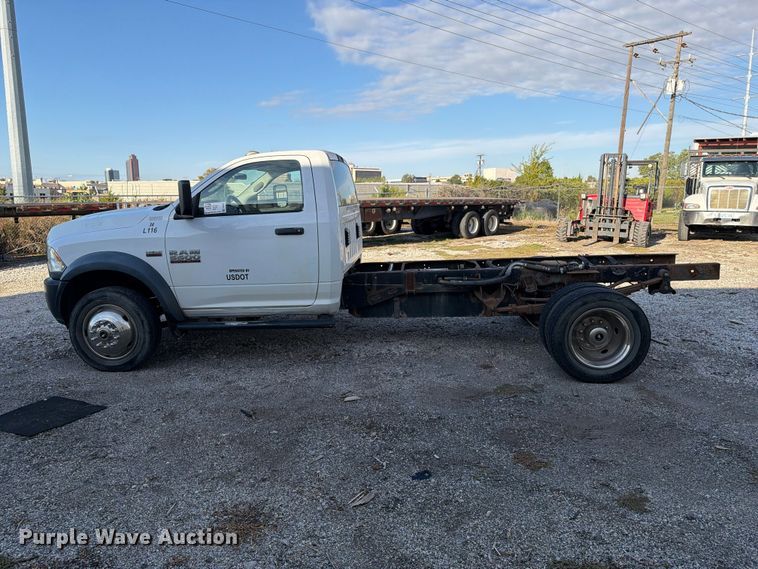 image for item FI0467 2015 RAM 5500 truck cab and chassis