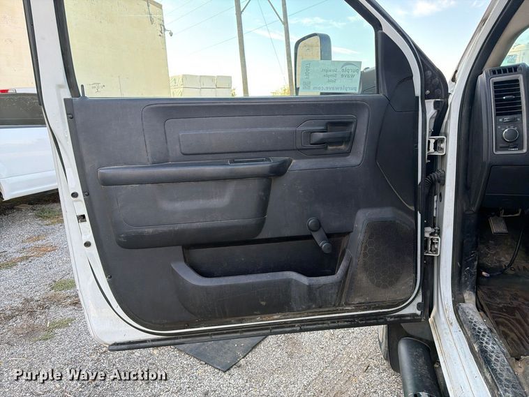image for item FI0467 2015 RAM 5500 truck cab and chassis