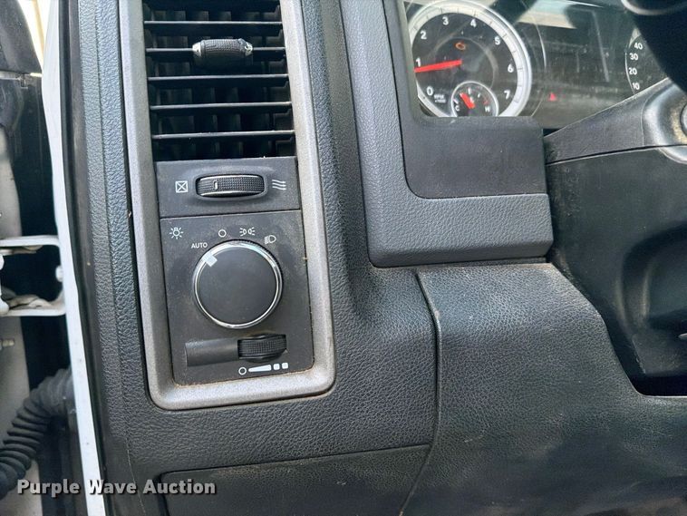 image for item FI0467 2015 RAM 5500 truck cab and chassis