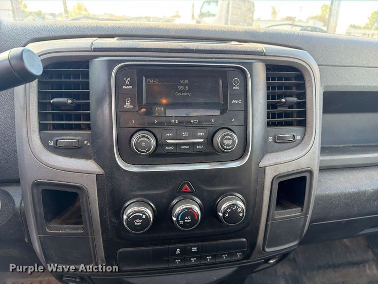 image for item FI0467 2015 RAM 5500 truck cab and chassis