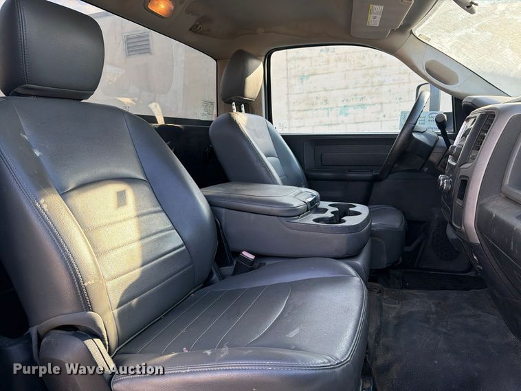 image for item FI0467 2015 RAM 5500 truck cab and chassis