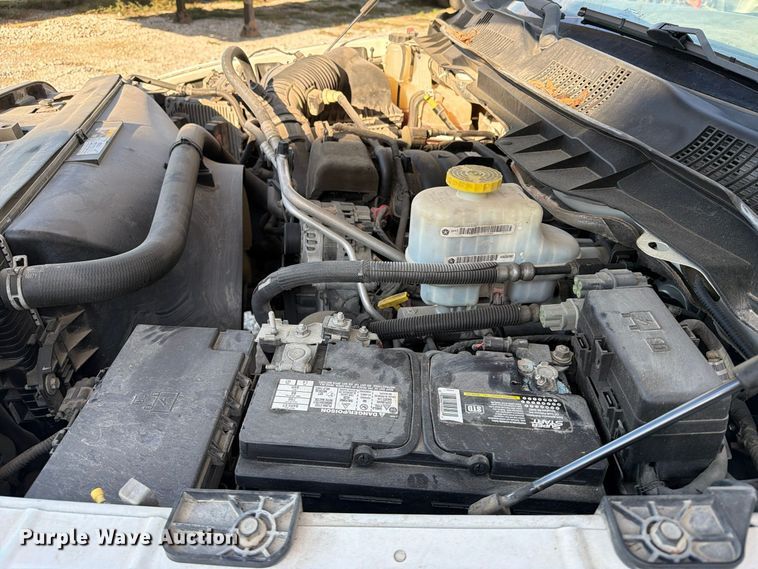 image for item FI0467 2015 RAM 5500 truck cab and chassis