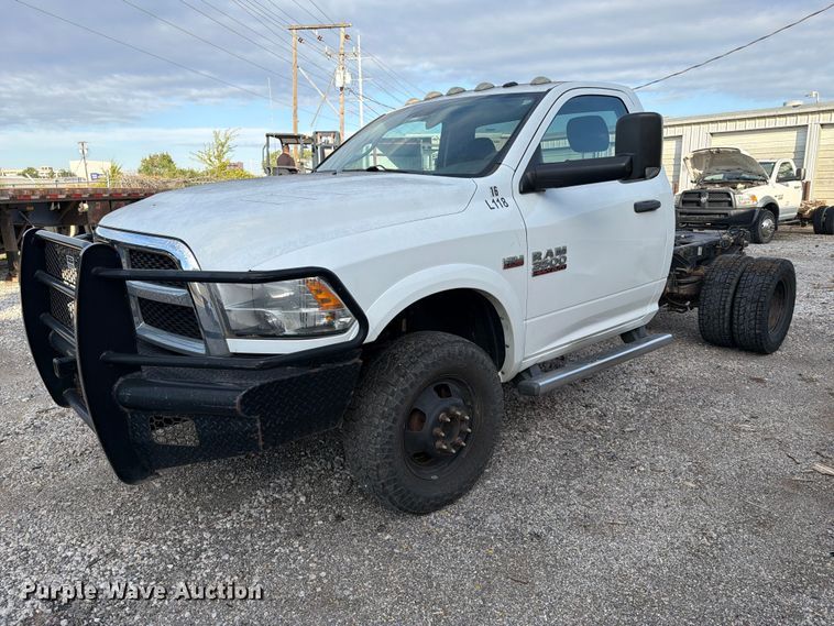 image for item FI0468 2015 RAM 3500 Heavy Duty pickup truck cab and chassis