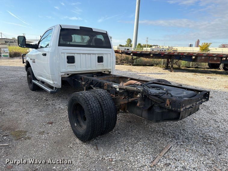 image for item FI0468 2015 RAM 3500 Heavy Duty pickup truck cab and chassis