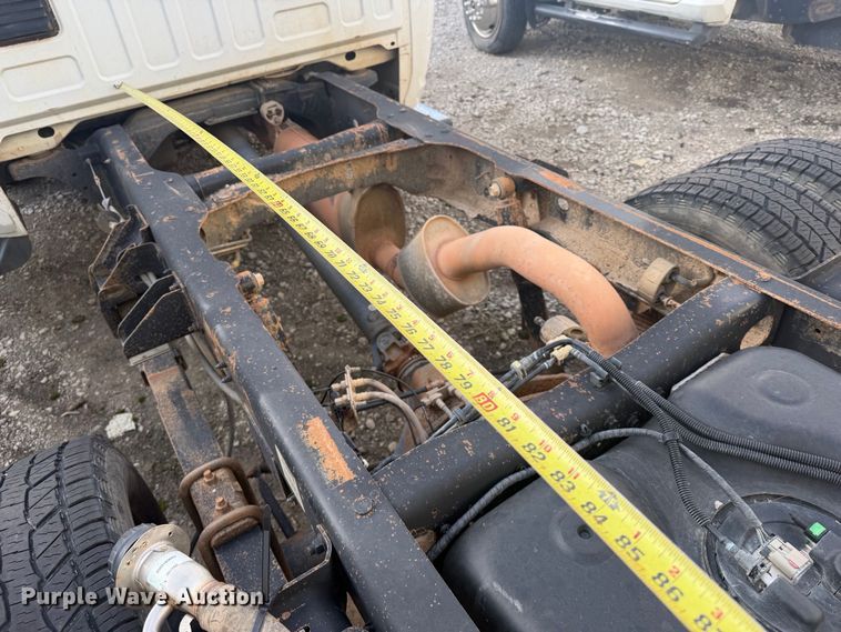 image for item FI0468 2015 RAM 3500 Heavy Duty pickup truck cab and chassis