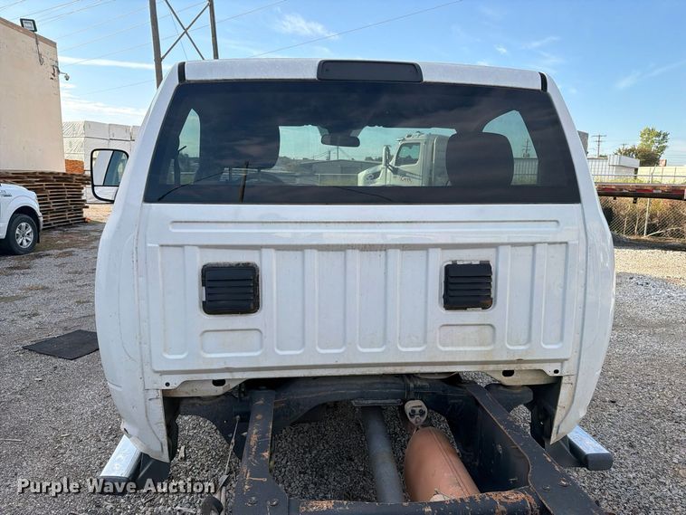 image for item FI0468 2015 RAM 3500 Heavy Duty pickup truck cab and chassis