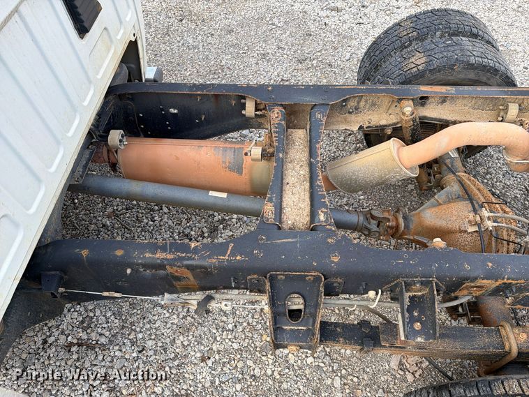 image for item FI0468 2015 RAM 3500 Heavy Duty pickup truck cab and chassis
