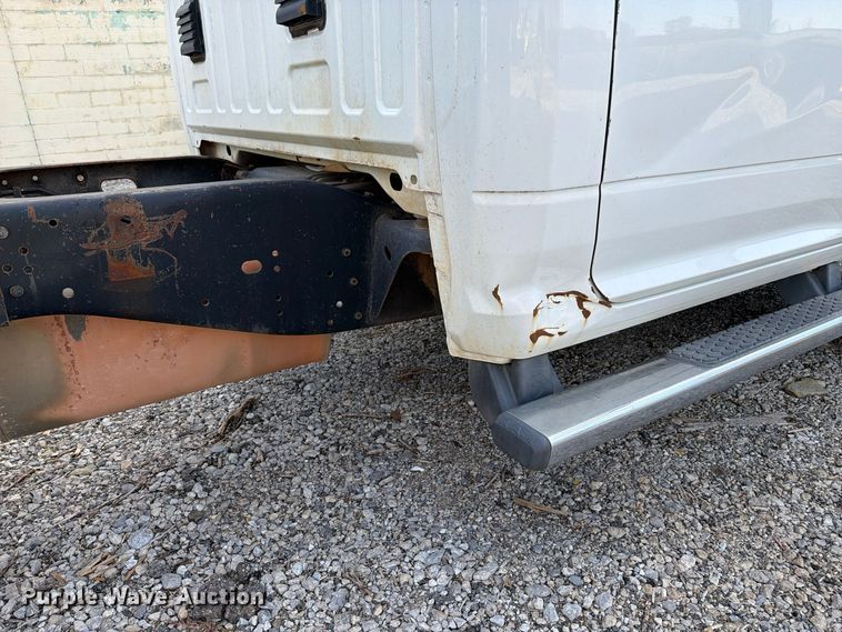 image for item FI0468 2015 RAM 3500 Heavy Duty pickup truck cab and chassis