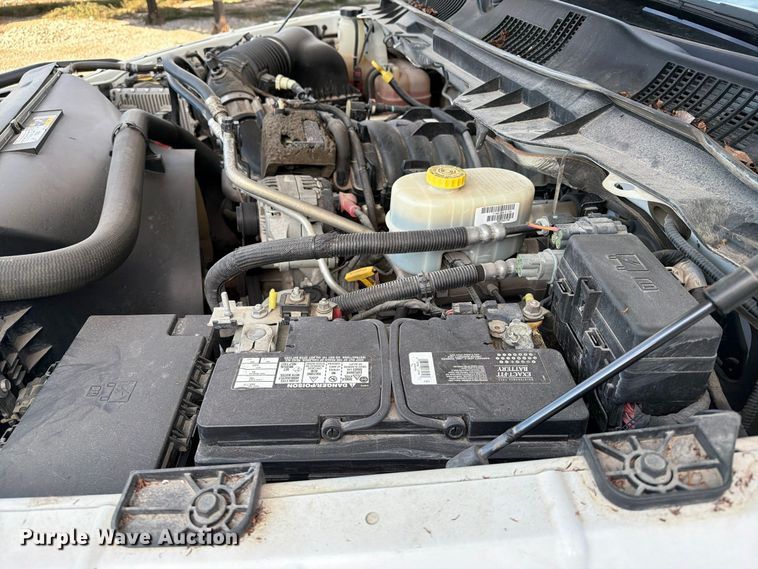 image for item FI0468 2015 RAM 3500 Heavy Duty pickup truck cab and chassis