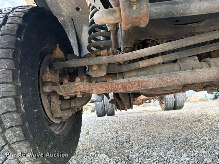 image for item FI0468 2015 RAM 3500 Heavy Duty pickup truck cab and chassis