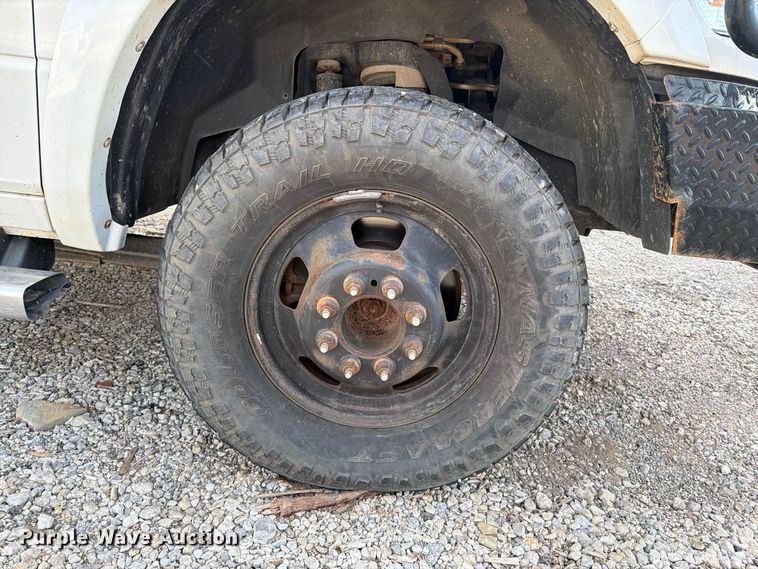 image for item FI0468 2015 RAM 3500 Heavy Duty pickup truck cab and chassis