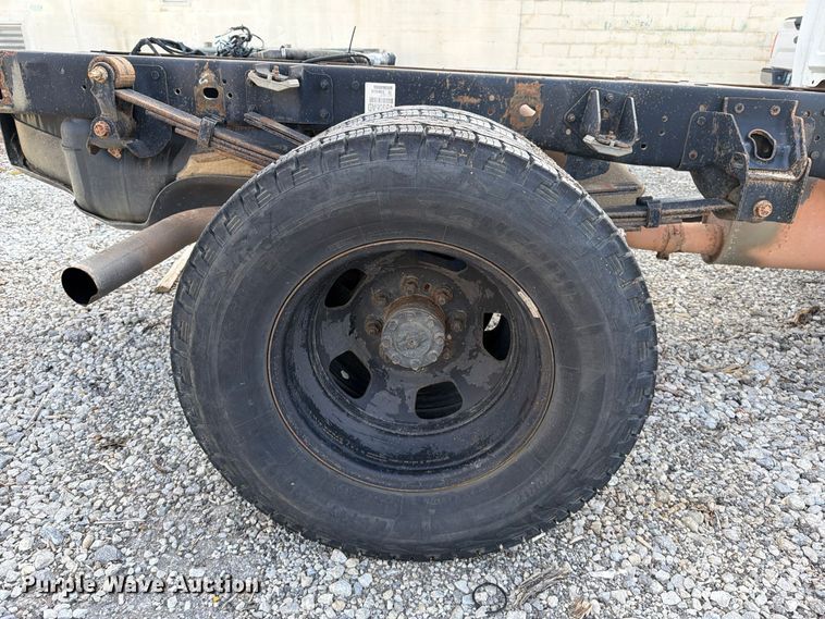 image for item FI0468 2015 RAM 3500 Heavy Duty pickup truck cab and chassis