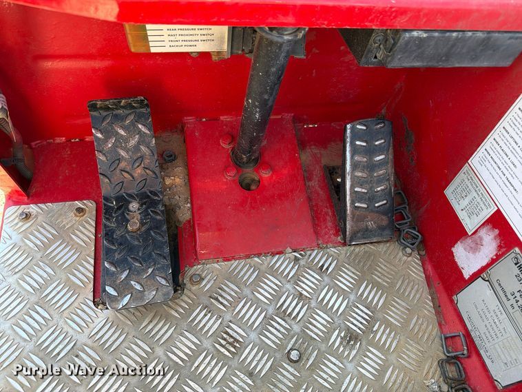 image for item FI0469 2013 Moffett M55.4 forklift