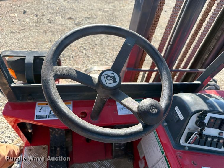 image for item FI0469 2013 Moffett M55.4 forklift