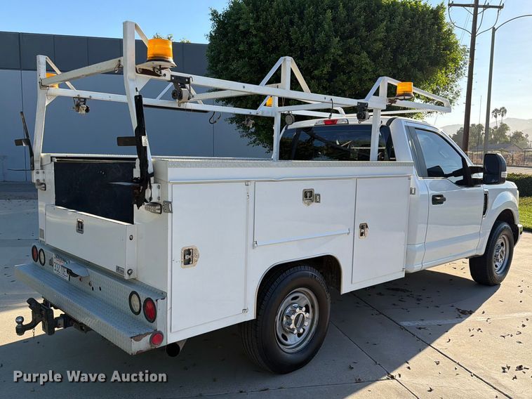 image for item FI2054 2019 Ford F250 Super Duty utility bed pickup truck