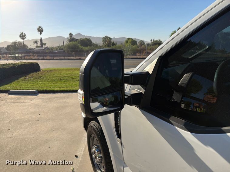 image for item FI2054 2019 Ford F250 Super Duty utility bed pickup truck