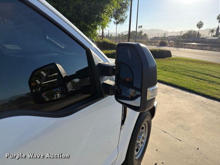 image for item FI2054 2019 Ford F250 Super Duty utility bed pickup truck