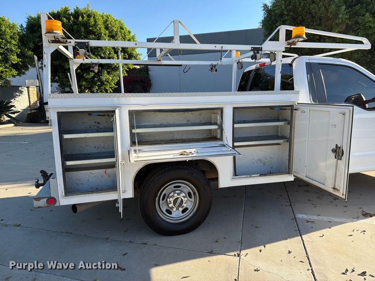 image for item FI2054 2019 Ford F250 Super Duty utility bed pickup truck