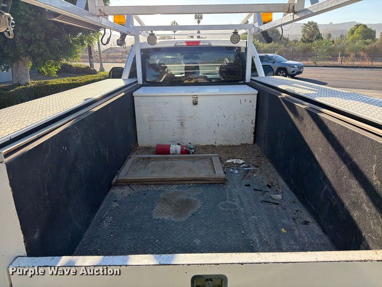 image for item FI2054 2019 Ford F250 Super Duty utility bed pickup truck