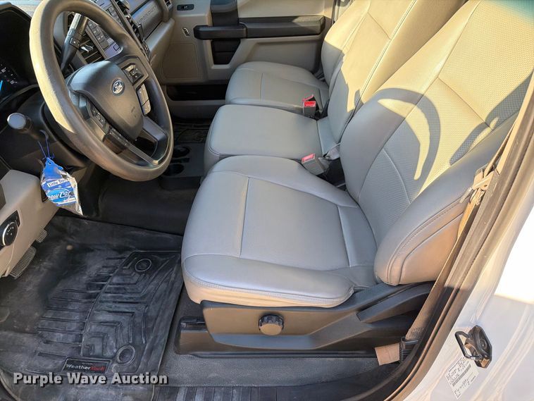 image for item FI2054 2019 Ford F250 Super Duty utility bed pickup truck