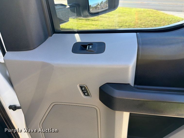 image for item FI2054 2019 Ford F250 Super Duty utility bed pickup truck