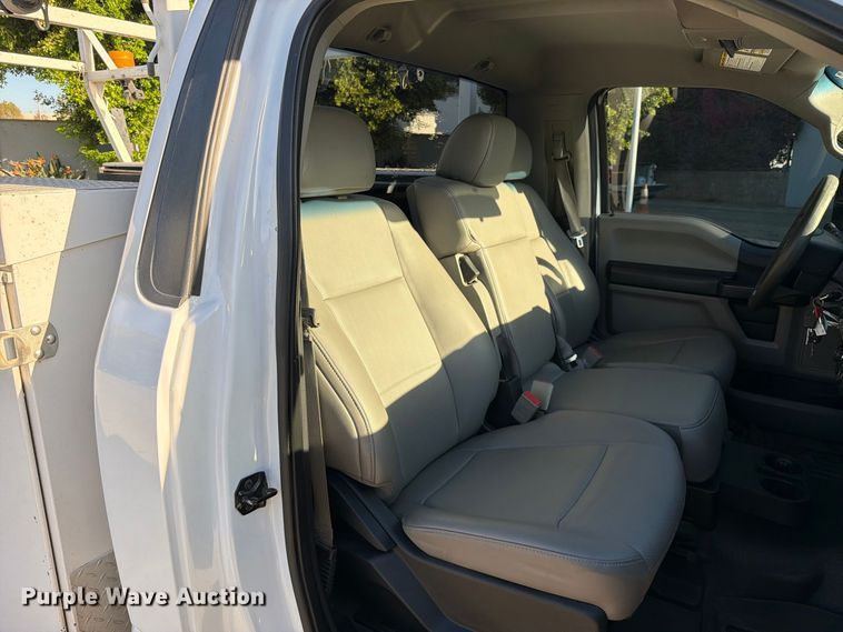 image for item FI2054 2019 Ford F250 Super Duty utility bed pickup truck