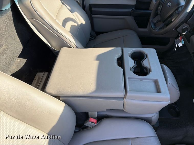 image for item FI2054 2019 Ford F250 Super Duty utility bed pickup truck