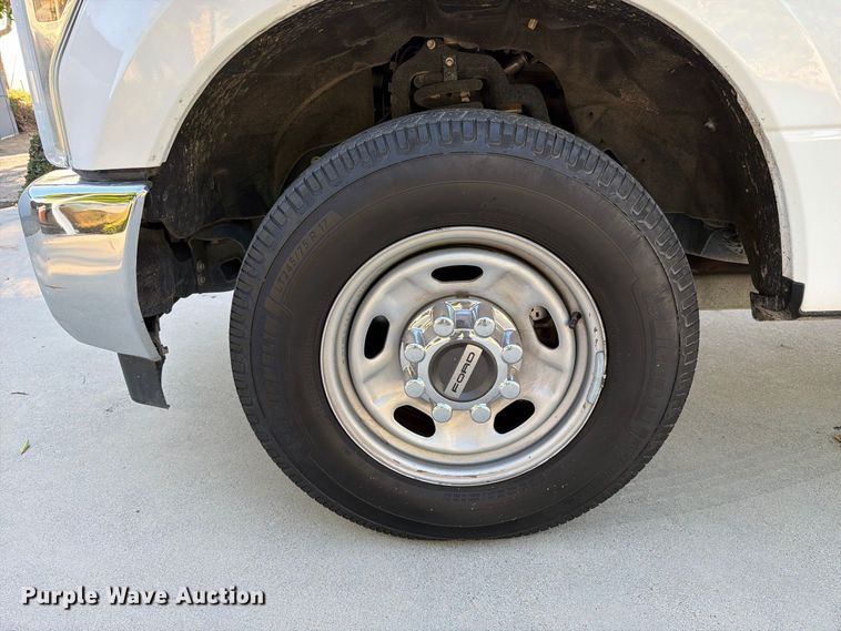 image for item FI2054 2019 Ford F250 Super Duty utility bed pickup truck